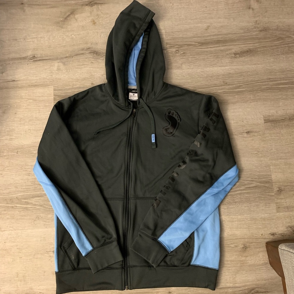 Nike Men's Therma Fit Jacket  size medium North Carolina Tar Heels Black Blue
